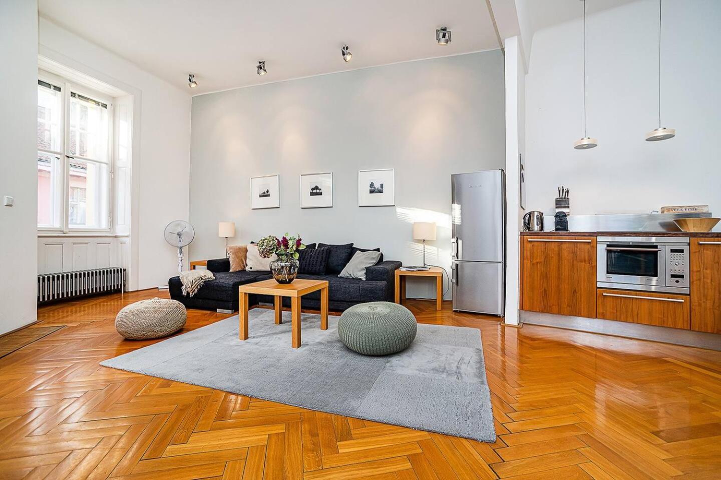 Appartement Elegant Old Town With Balcony